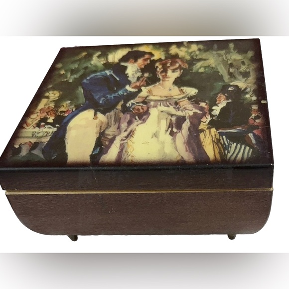 Barbara Cartland Music Box Gone With The Wind 1984 Heirloom Tradition  578/5000 - Picture 2 of 5